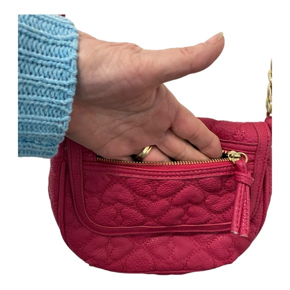 Betsey Johnson Shoulder Bag Crossbody Pink Heart Quilted Leather Chain Small - Picture 2 of 7
